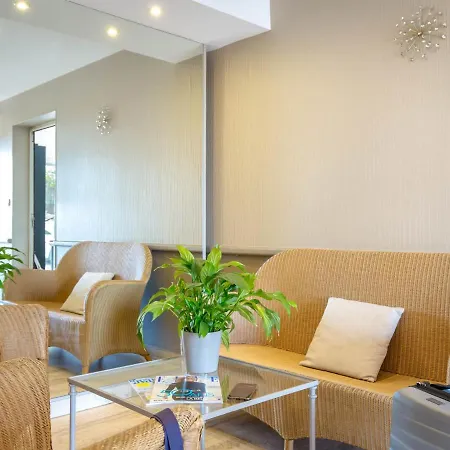 Climatise 2/3 Pers, Proche & Centre-ville, Wifi Gratuit, Parking & Linge En Option - Fr-1-466a-44 Lejlighed Saint-Raphaël